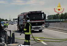 Autostrada A4, schianto tra un’auto e un tir: una persona morta Autostrada A4, i soccorsi sul luogo dell'incidente