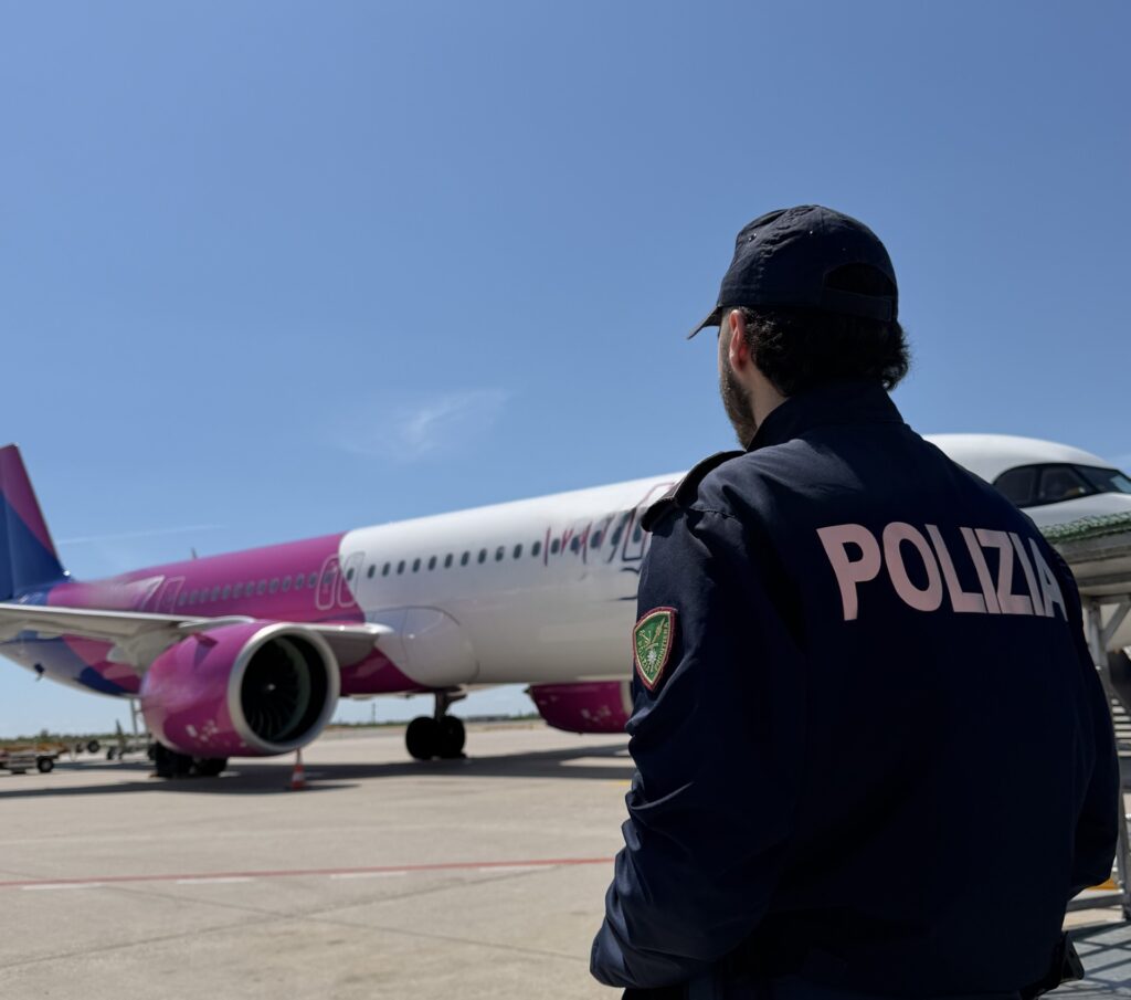 Aeroporto Marco Polo di Tessera, la Polizia di Frontiera in azione