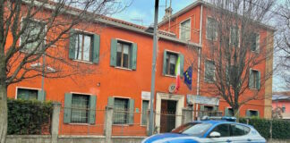 Mestre, picchia la moglie e tenta di strangolarla: allontanato d’urgenza dalla casa familiare Commissariato di Polizia di Stato di Mestre
