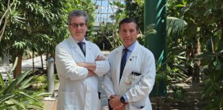 Mestre, un giorno intero in sala operatoria per un intervento sulla radionecrosi di una paziente Il dottor Breda, a destra, e il dottor Fraccalanza, che hann operato la paziente affetta da radionecrosi