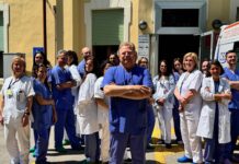 Mirano, eccezionale intervento chirurgico in Ostetricia e Ginecologia: i dettagli La squadra di Ostetricia e ginecologia di Mirano con, al centro, il primario Jacopo Wabersich