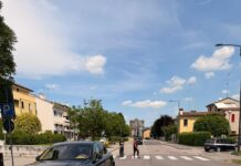 Motta di Livenza, Porsche investe tre minorenni Motta di Livenza, la Porsche che ha investito i tre studenti minorenni