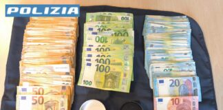 Cocaina a domicilio: la Polizia di Stato arresta due cittadini albanesi La cocaina e il denaro sequestrati dalla Polizia di Stato di Treviso