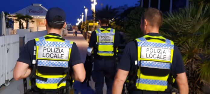 Jesolo, la Polizia Locale controlla gli accessi al mare Jesolo, la Polizia Locale controlla gli accessi al mare