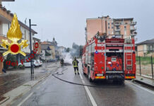 Caerano San Marco: incidente tra due auto, una va a fuoco Incidente tra due auto a Caerano San Marco, l'intervento dei Vigili del Fuoco