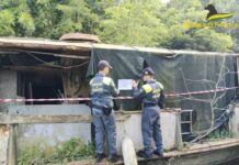 157 tonnellate di rifiuti speciali e 2 motonavi sequestrate dalla GdF nella laguna veneta La GdF di Venezia sequestra motonavi e rifiuti speciali