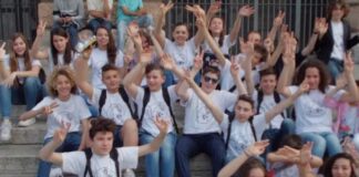 Scuola, ultima campanella a Treviso tra caroselli, clacson e brindisi scuola, Treviso, maturità
