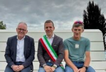 Nuova panchina gigante inaugurata a Farra di Soligo Panchina gigante Farra di Soligo Big Bench Farra di Soligo