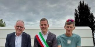 Nuova panchina gigante inaugurata a Farra di Soligo Panchina gigante Farra di Soligo Big Bench Farra di Soligo