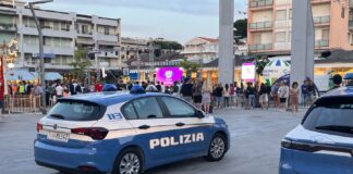 Arresto a Jesolo: sequestrate cocaina, ketamina ed ecstasy dopo un controllo della Polizia Arresto a Jesolo - Piazza Mazzini, le Volanti della Polizia di Stato