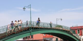Ponte Longo riaperto a Murano: concluso il restauro da 1,6 milioni di euro Ponte Longo riaperto a Murano - Notizie Plus