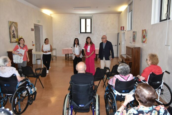 Rsa Venezia, Damiano incontra gli anziani - Notizie Plus Rsa Venezia, Damiano incontra gli anziani - Notizie Plus