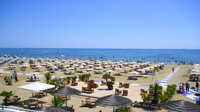 Blue Moon Lido di Venezia aperto fino al 31 ottobre - Notizie Plus Blue Moon Lido di Venezia aperto fino al 31 ottobre - Notizie Plus