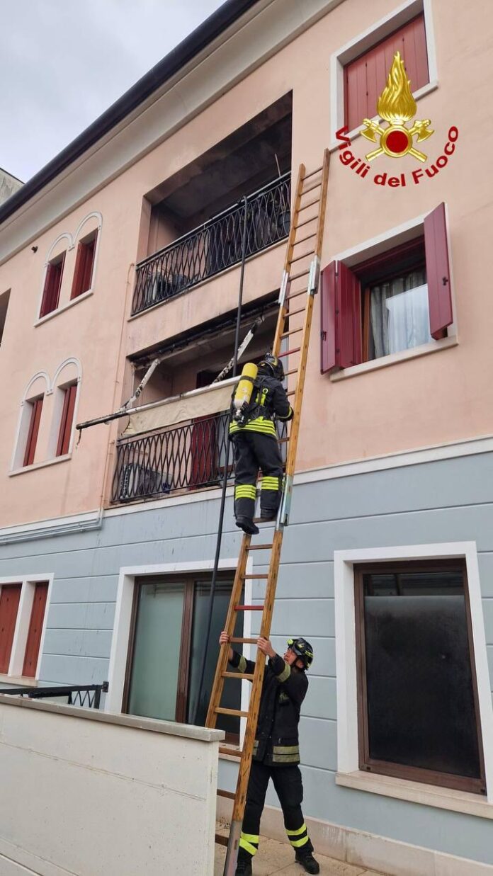 Incendio a Montebelluna, fiamme vicino al mercato - Notizie Plus Incendio a Montebelluna, fiamme vicino al mercato - Notizie Plus
