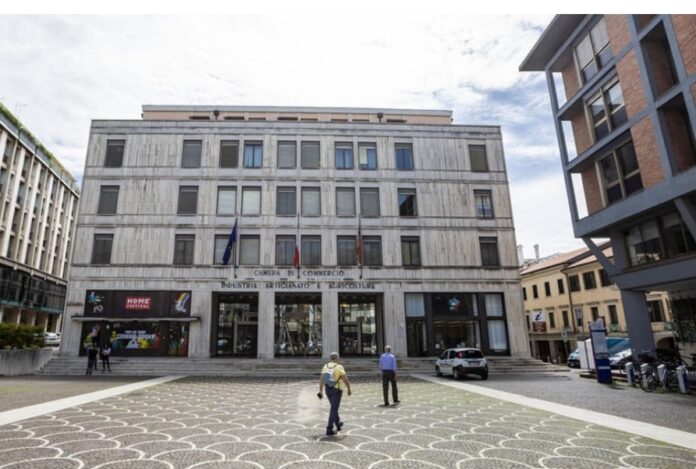 piazza Borsa Treviso Palazzo dei Maestri sede Camera di Commercio Borsa Merci Treviso piazza Borsa Treviso Palazzo dei Maestri sede Camera di Commercio Borsa Merci Treviso