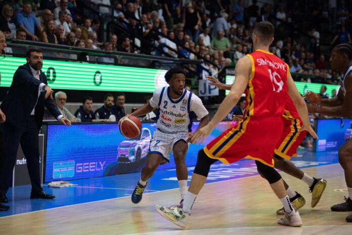 Treviso Basket, tegola Carter Treviso Basket, tegola Carter