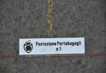 Venezia, 36 nuove postazioni per i portabagagli tra Piazzale Roma e stazione: multe e confisca dei carrelli irregolari Portabagagli a Venezia, 36 nuove postazioni per i portabagagli