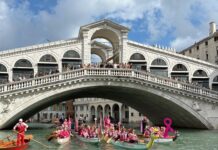 Corteo Rosa a Venezia, decine di barche sul Canal Grande per la prevenzione del tumore al seno Corteo Rosa a Venezia sul Canal Grande - Notizie Plus