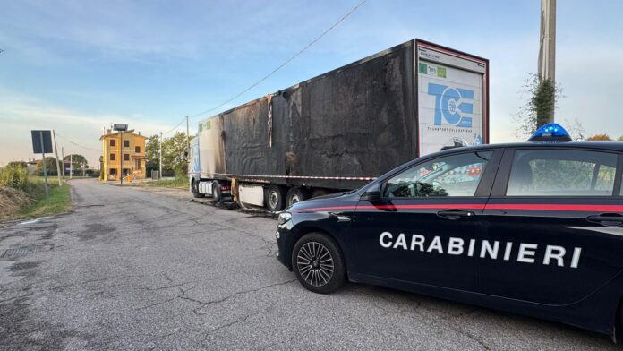 Fonte, camion incendiato per debito - Notizie Plus Fonte, camion incendiato per debito - Notizie Plus