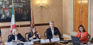 Violenza di genere, nelle scuole venete arriva “SicuraMente”: teatro e formazione per prevenire gli abusi Violenza di genere, “SicuraMente” nelle scuole - Notizie Plus