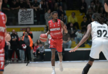 Basket Mestre, rimonta incompiuta a Caserta: la Juvecaserta vince 77-70 Un'azione di gioco della Gemini Basket Mestre nella sfida di Serie A2 contro la Juvecaserta, terminata 77-70.